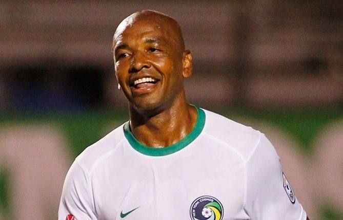 Marcos Senna marcó su segundo gol consecutivo