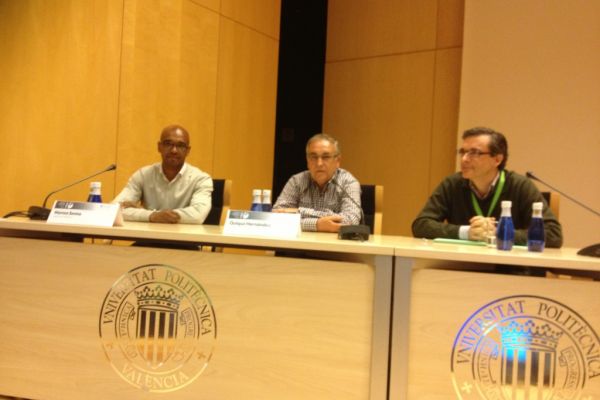 Marcos Senna participa en una mesa redonda “Las necesidades psicológicas en el fútbol profesional”