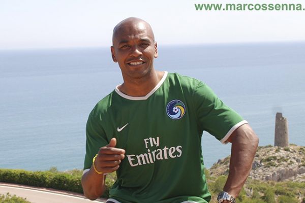 Marcos Senna signs with the NEW YORK COSMOS
