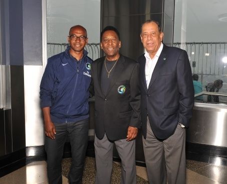 Marcos Senna y Pelé iluminan el edificio Empire State
