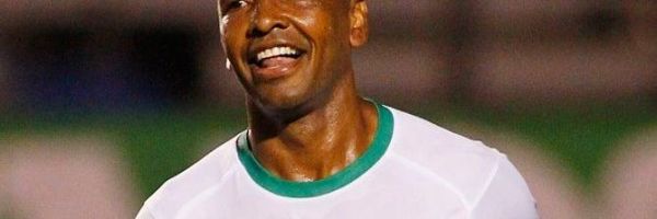 Marcos Senna scored his second consecutive goal