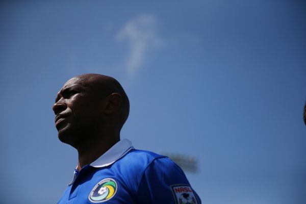 Marcos Senna continuará en el New York Cosmos hasta diciembre de 2015